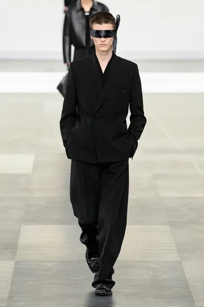Look 5